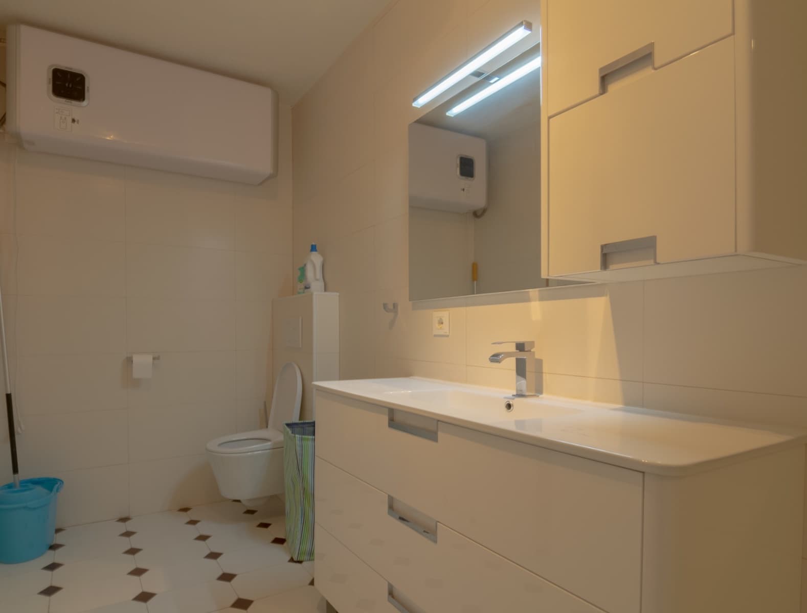 6 soverom Villa til salgs i Alfaz del Pi / L'Alfas del Pi med svømmebasseng garasje - € 575 000 (Ref: 8638013)