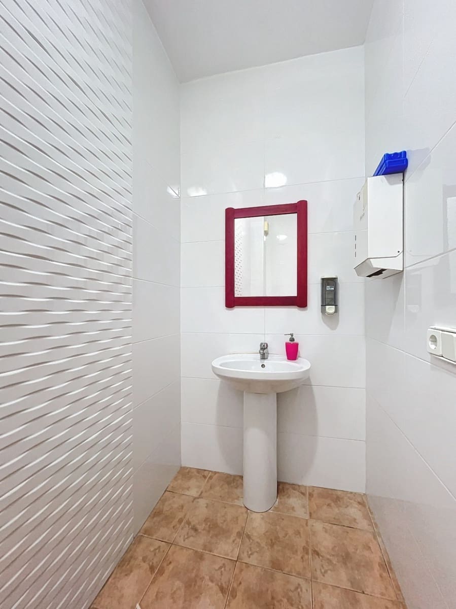 13 soveværelse Villa til salg i Alfaz del Pi / L'Alfas del Pi - € 480.000 (Ref: 8668726)