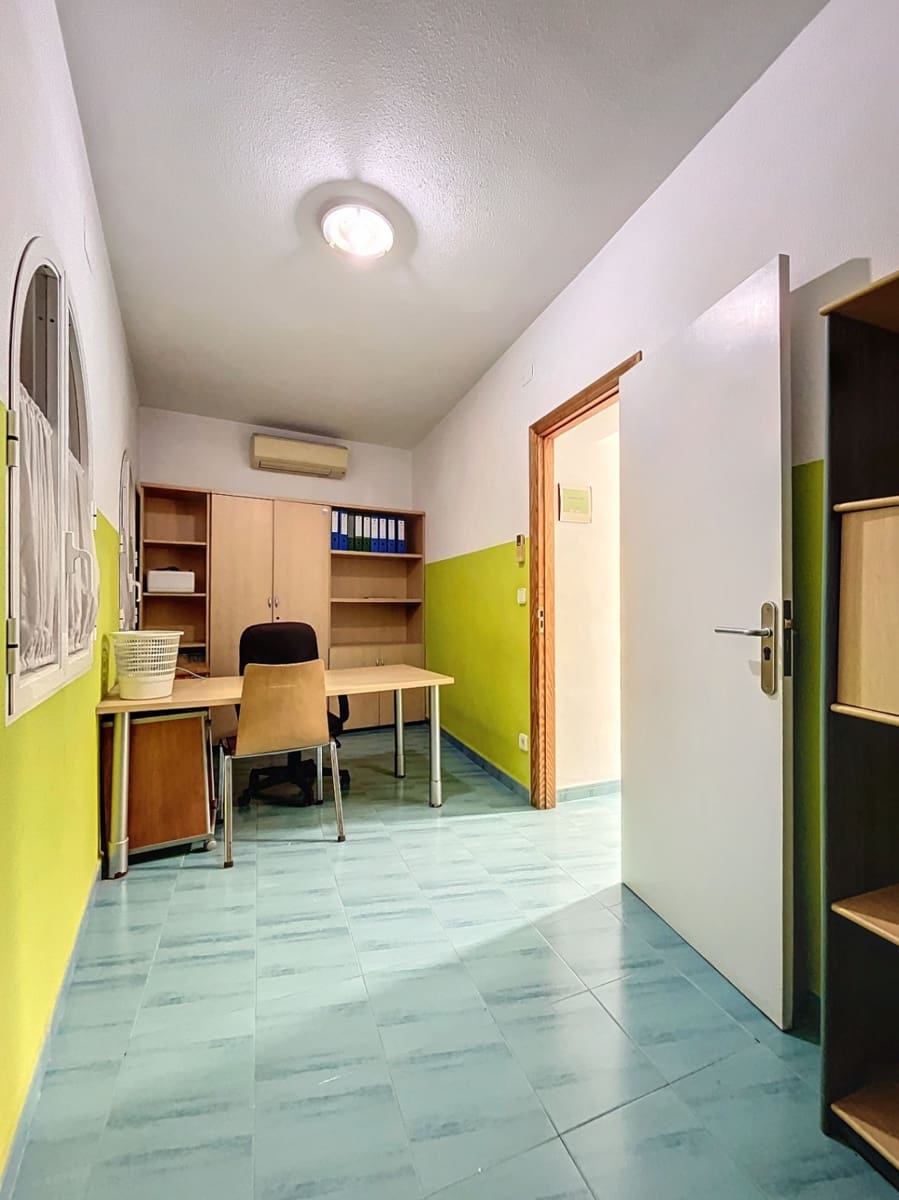 13 soveværelse Villa til salg i Alfaz del Pi / L'Alfas del Pi - € 480.000 (Ref: 8668726)