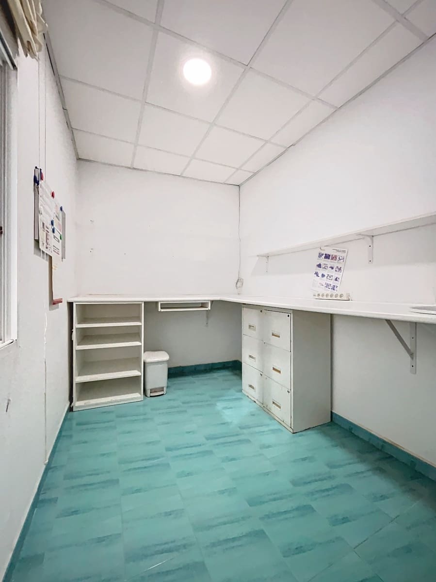 13 soveværelse Villa til salg i Alfaz del Pi / L'Alfas del Pi - € 480.000 (Ref: 8668726)