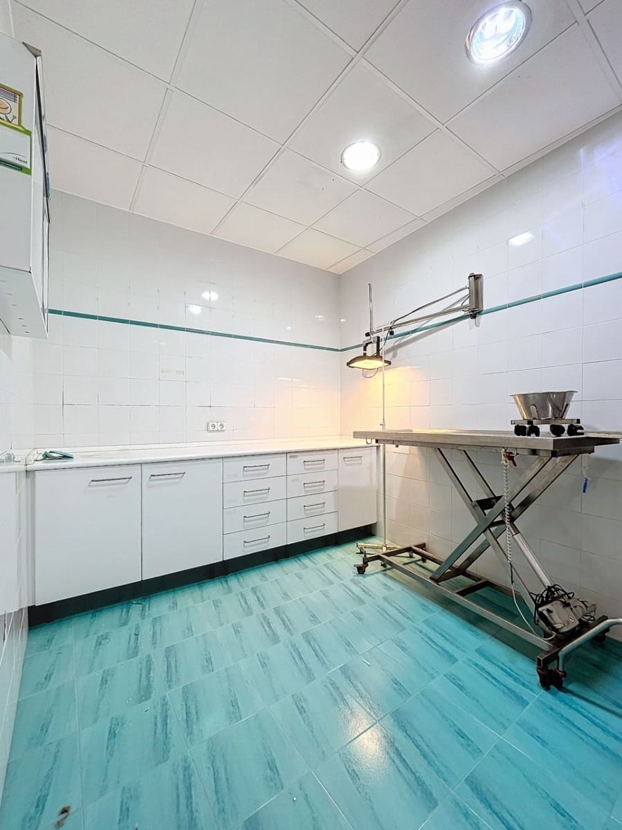 13 soveværelse Villa til salg i Alfaz del Pi / L'Alfas del Pi - € 480.000 (Ref: 8668726)