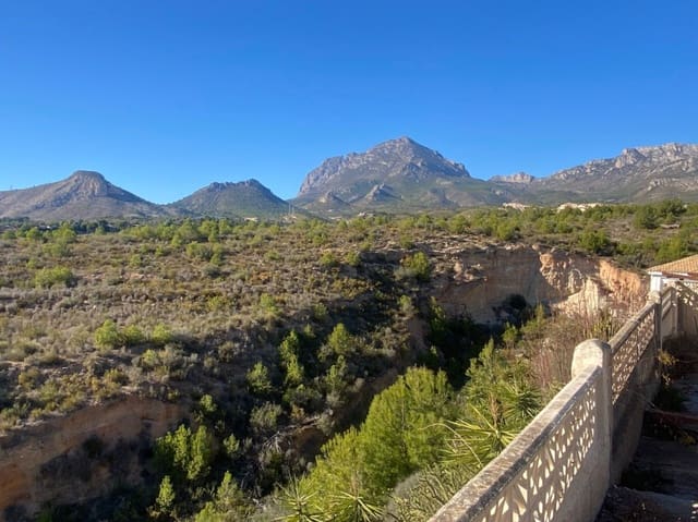 Byggegrund til salg i La Nucia Pueblo  , La Nucia - € 232.000 (Ref: 8688003)