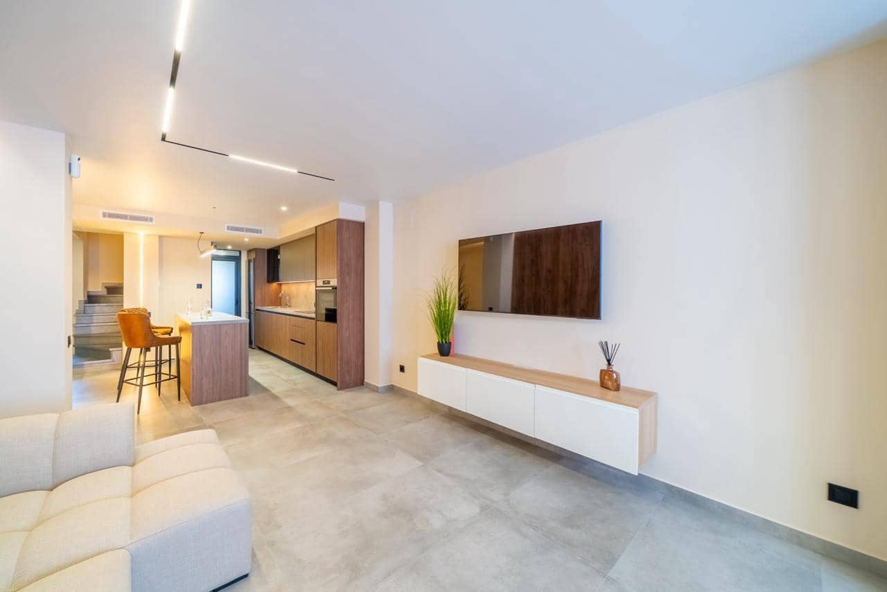 3 bedroom Apartment for sale in La Villajoyosa / Vila Joiosa with pool - € 379,000 (Ref: 8697331)