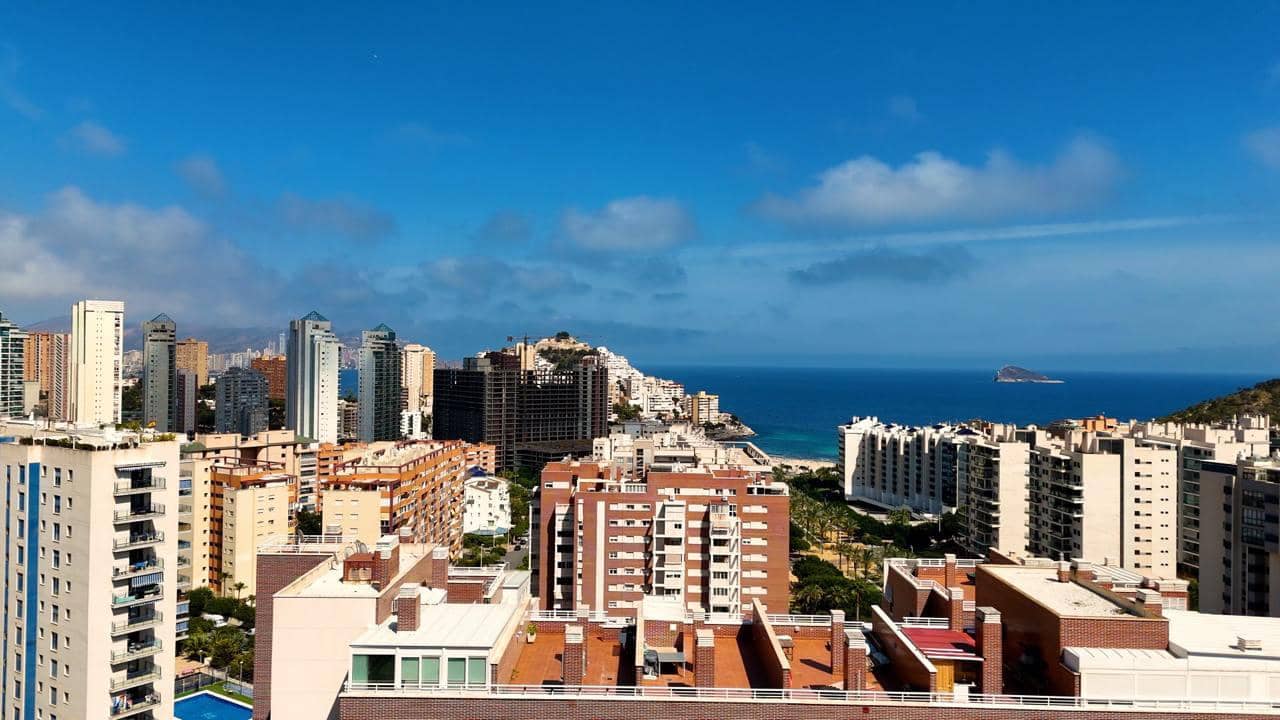 3 bedroom Apartment for sale in La Villajoyosa / Vila Joiosa with pool - € 379,000 (Ref: 8697331)