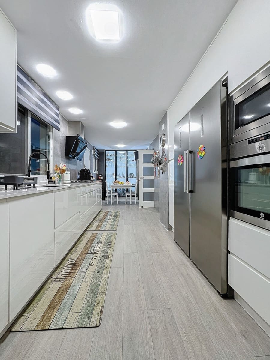 4 soveværelse Villa til salg i La Nucia med swimmingpool garage - € 765.000 (Ref: 8712294)