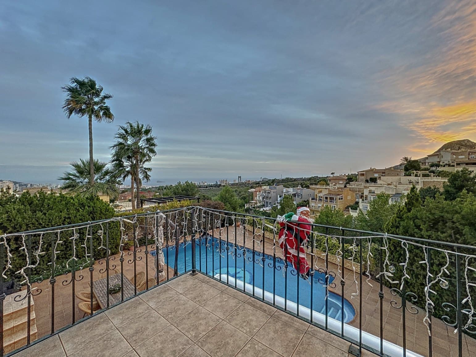 4 soveværelse Villa til salg i La Nucia med swimmingpool garage - € 765.000 (Ref: 8712294)