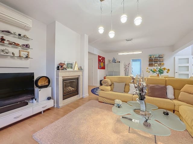 4 soveværelse Villa til salg i La Nucia Pueblo  , La Nucia med swimmingpool garage - € 765.000 (Ref: 8712294)