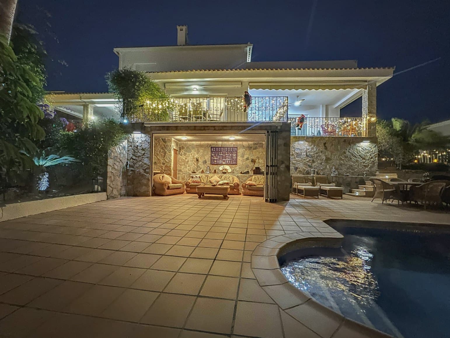 4 soveværelse Villa til salg i La Nucia med swimmingpool garage - € 765.000 (Ref: 8712294)