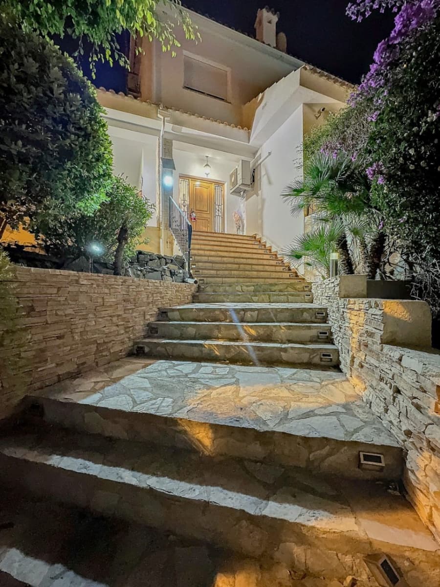 4 soveværelse Villa til salg i La Nucia med swimmingpool garage - € 765.000 (Ref: 8712294)