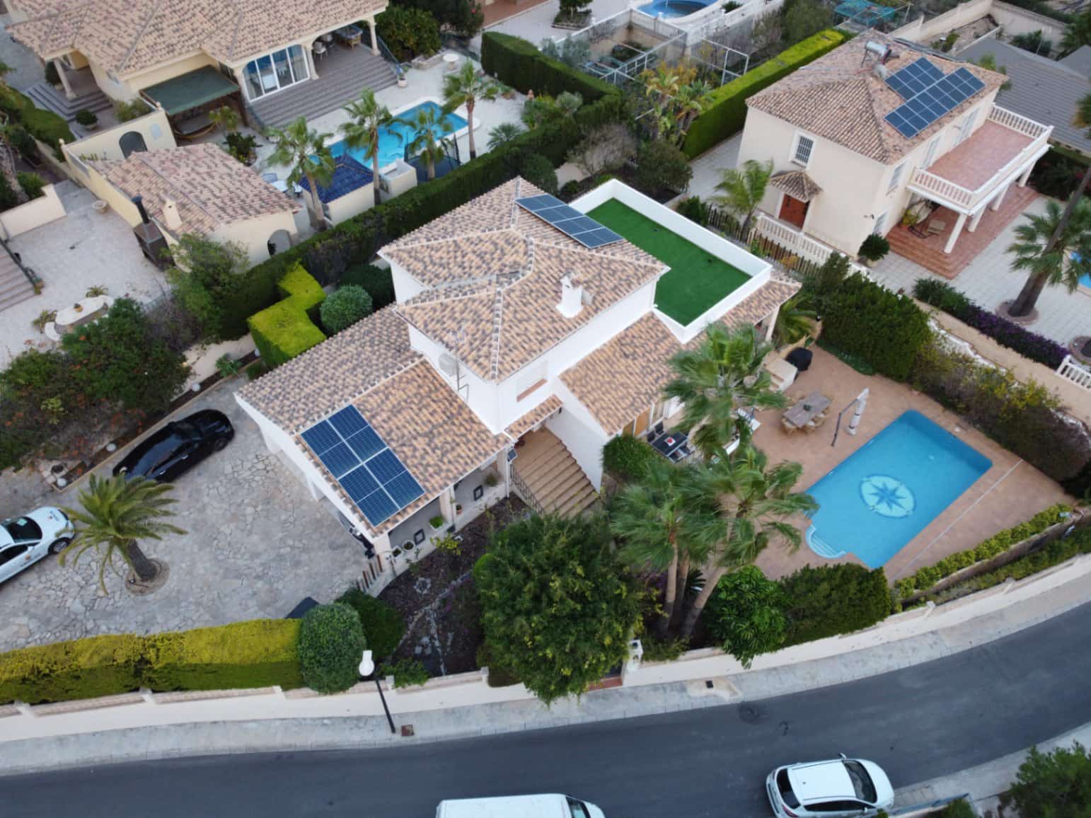 4 soveværelse Villa til salg i La Nucia med swimmingpool garage - € 765.000 (Ref: 8712294)