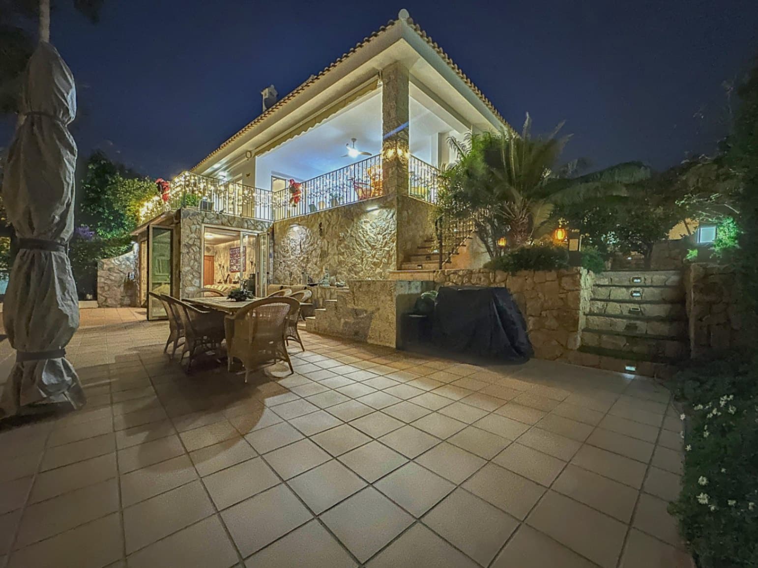 4 soveværelse Villa til salg i La Nucia med swimmingpool garage - € 765.000 (Ref: 8712294)