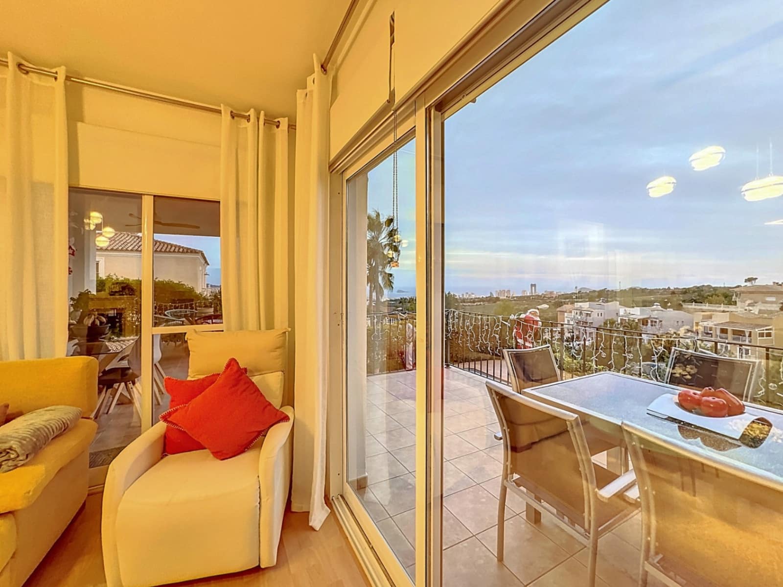 4 soveværelse Villa til salg i La Nucia med swimmingpool garage - € 765.000 (Ref: 8712294)