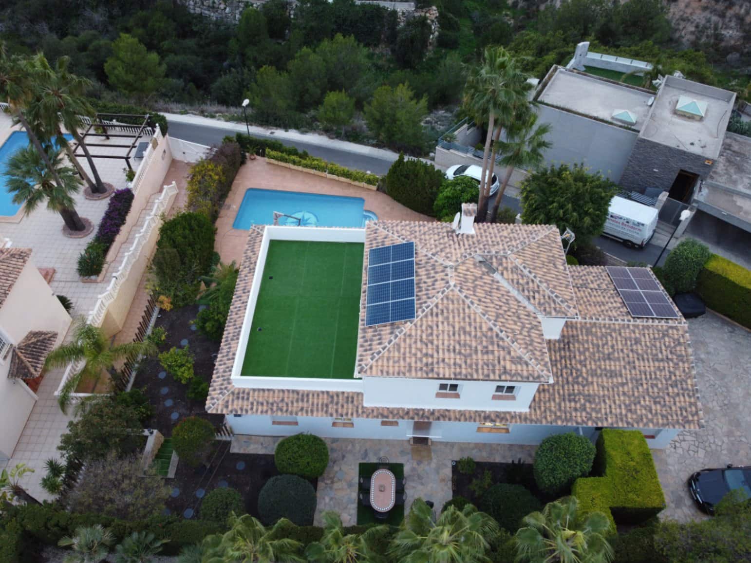 4 soveværelse Villa til salg i La Nucia med swimmingpool garage - € 765.000 (Ref: 8712294)