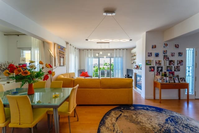 4 soverom Villa til salgs i La Nucia Pueblo  , La Nucia med svømmebasseng garasje - € 749 500 (Ref: 8712294)
