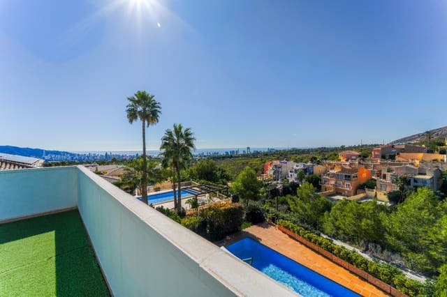 4 soverom Villa til salgs i La Nucia Pueblo  , La Nucia med svømmebasseng garasje - € 749 500 (Ref: 8712294)
