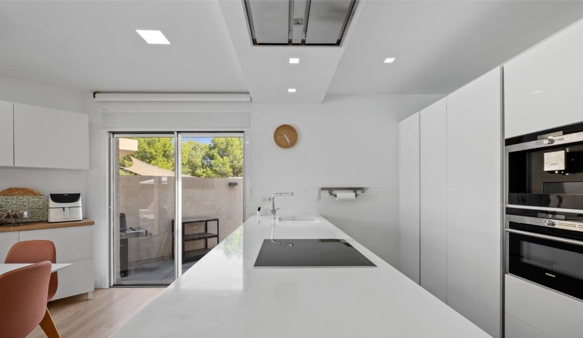 4 sovrum Semi-fristående Villa till salu i Alfaz del Pi / L'Alfas del Pi med pool garage - 599 000 € (Ref: 8728313)