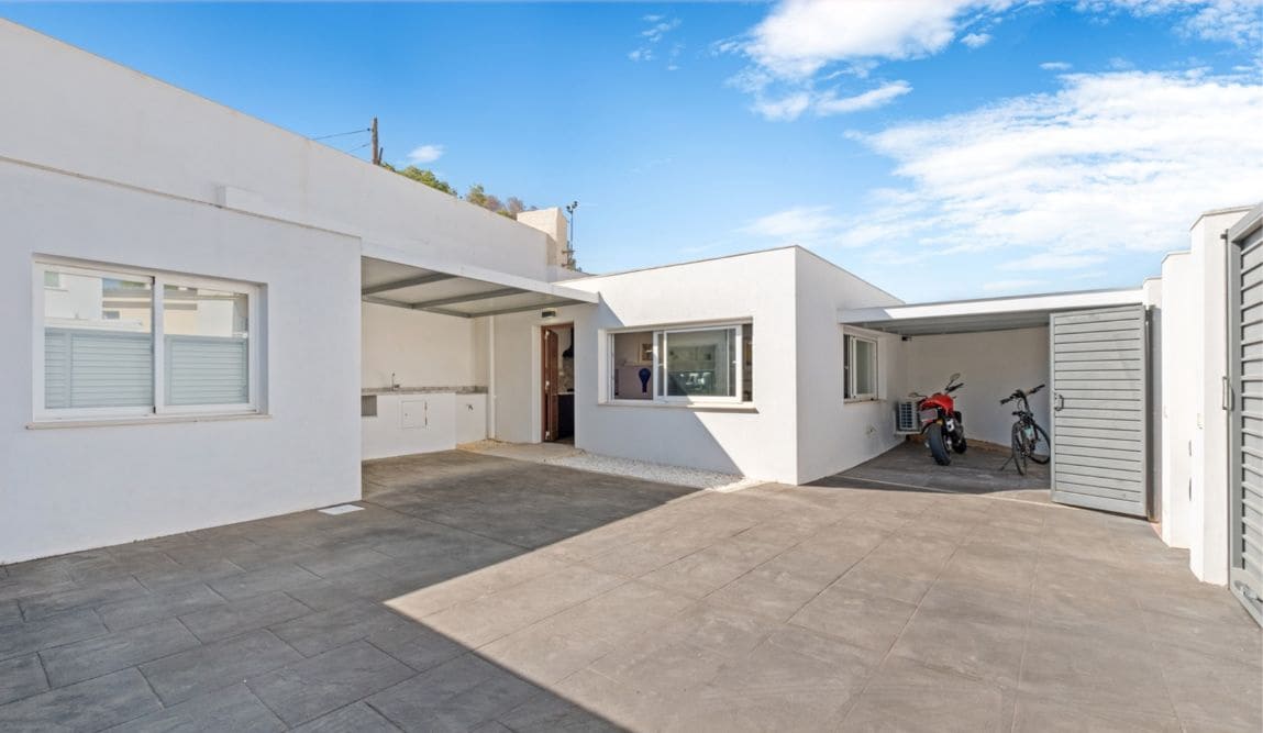 4 sovrum Semi-fristående Villa till salu i Alfaz del Pi / L'Alfas del Pi med pool garage - 599 000 € (Ref: 8728313)