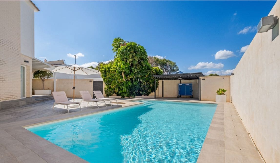 4 sovrum Semi-fristående Villa till salu i Alfaz del Pi / L'Alfas del Pi med pool garage - 599 000 € (Ref: 8728313)