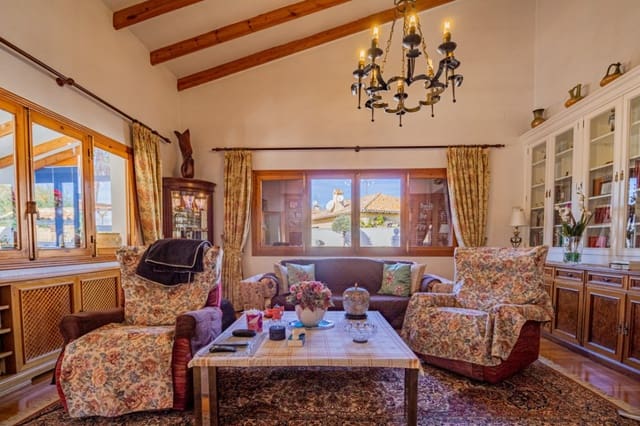 6 soverom Villa til salgs i Rincón de Loix, Benidorm med svømmebasseng garasje - € 745 000 (Ref: 8734722)