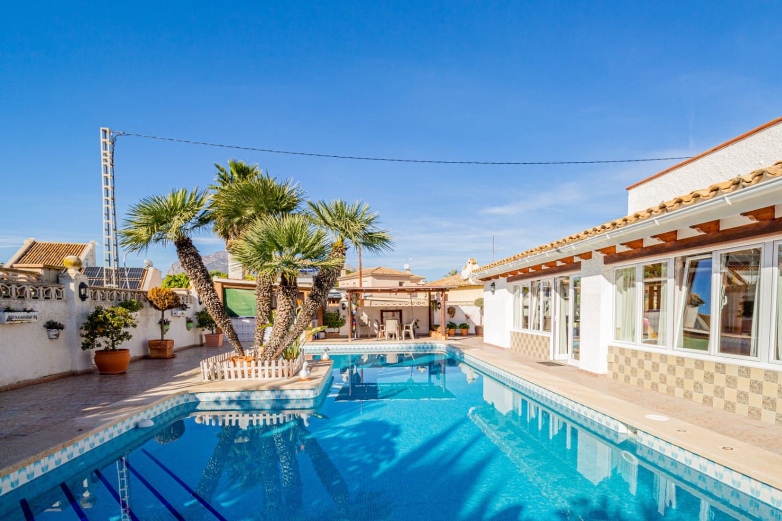 6 soveværelse Villa til salg i Benidorm med swimmingpool garage - € 745.000 (Ref: 8734722)