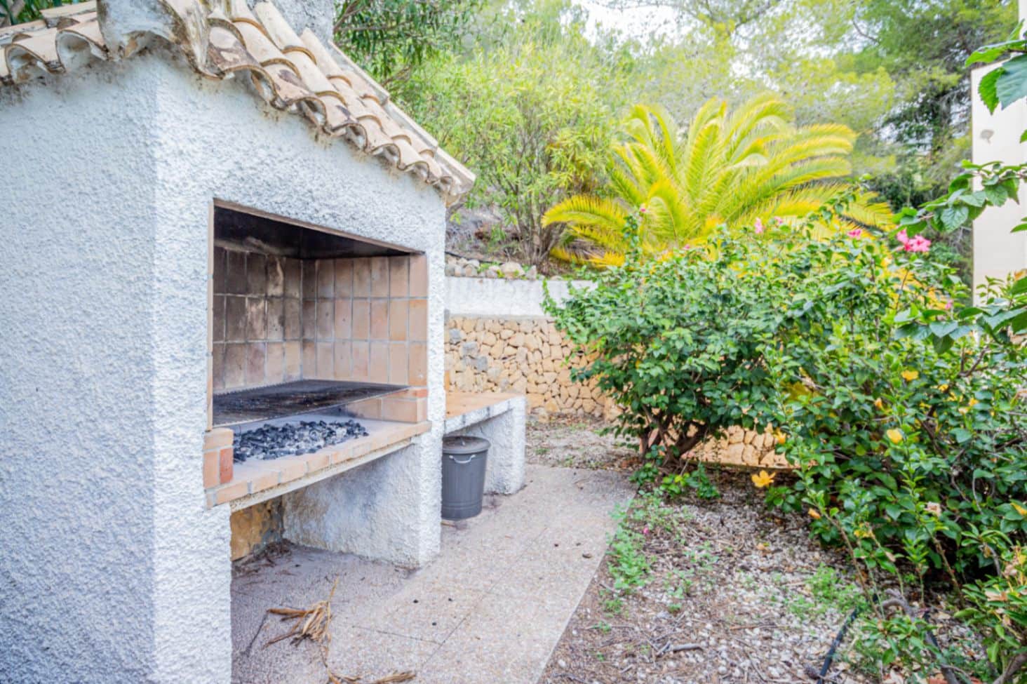 4 slaapkamer Villa te koop in Callosa d'En Sarria met zwembad garage - € 530.000 (Ref: 8824072)