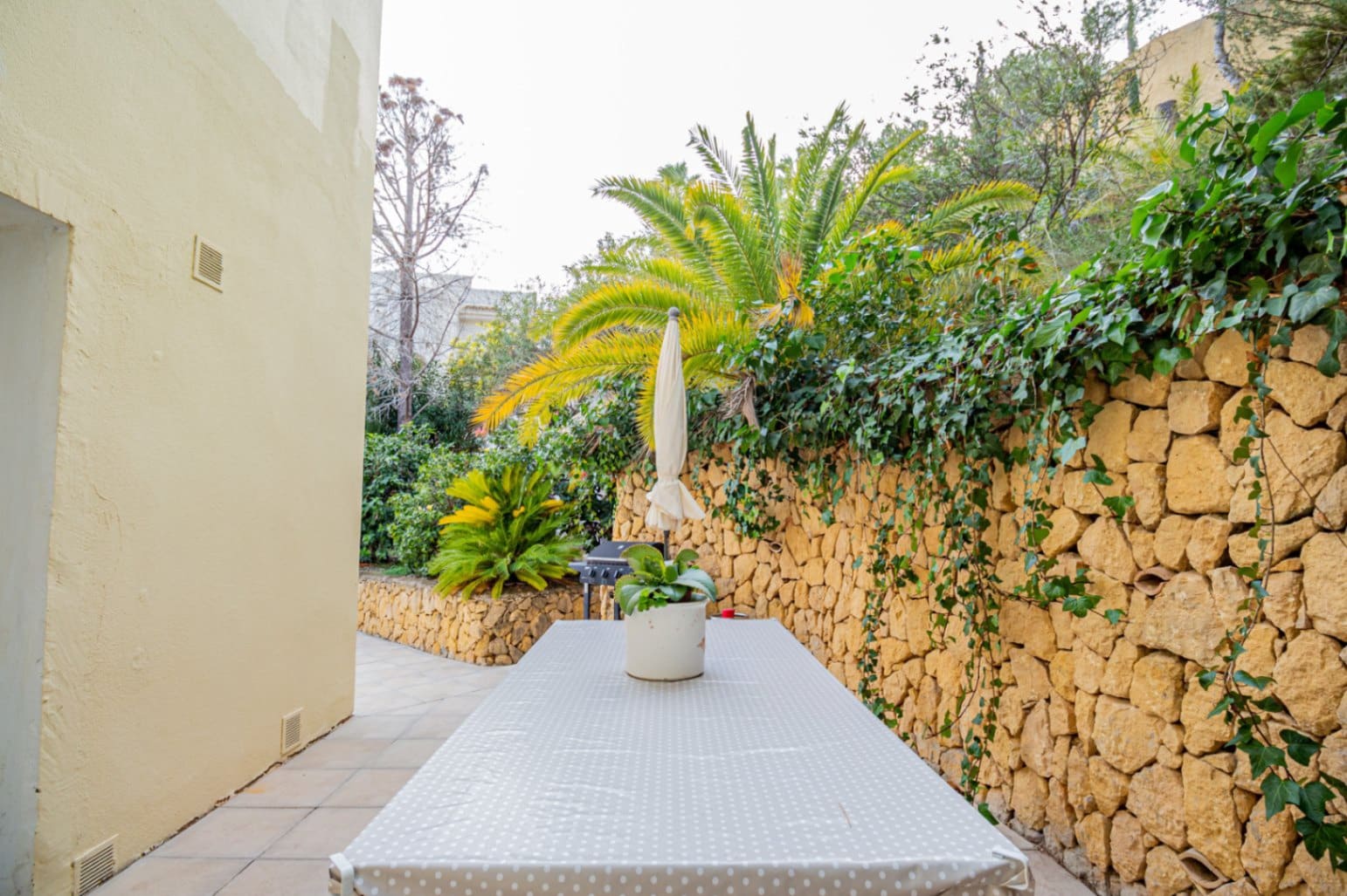 4 slaapkamer Villa te koop in Callosa d'En Sarria met zwembad garage - € 530.000 (Ref: 8824072)