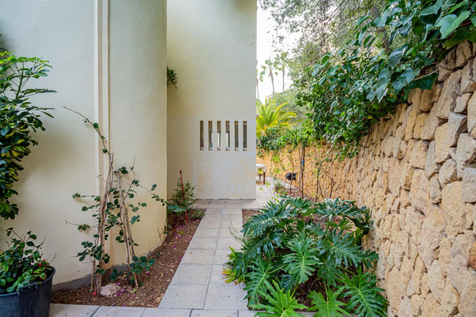 4 slaapkamer Villa te koop in Callosa d'En Sarria met zwembad garage - € 530.000 (Ref: 8824072)