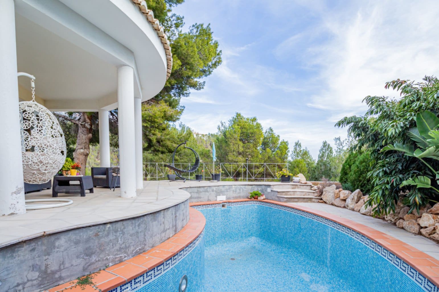 4 slaapkamer Villa te koop in Callosa d'En Sarria met zwembad garage - € 530.000 (Ref: 8824072)