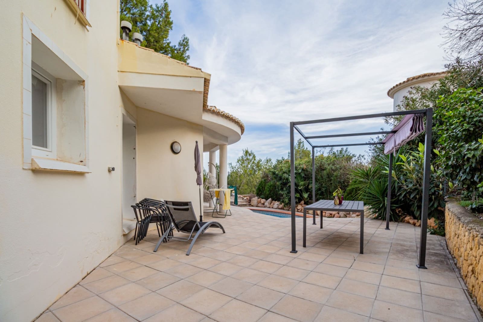 4 slaapkamer Villa te koop in Callosa d'En Sarria met zwembad garage - € 530.000 (Ref: 8824072)