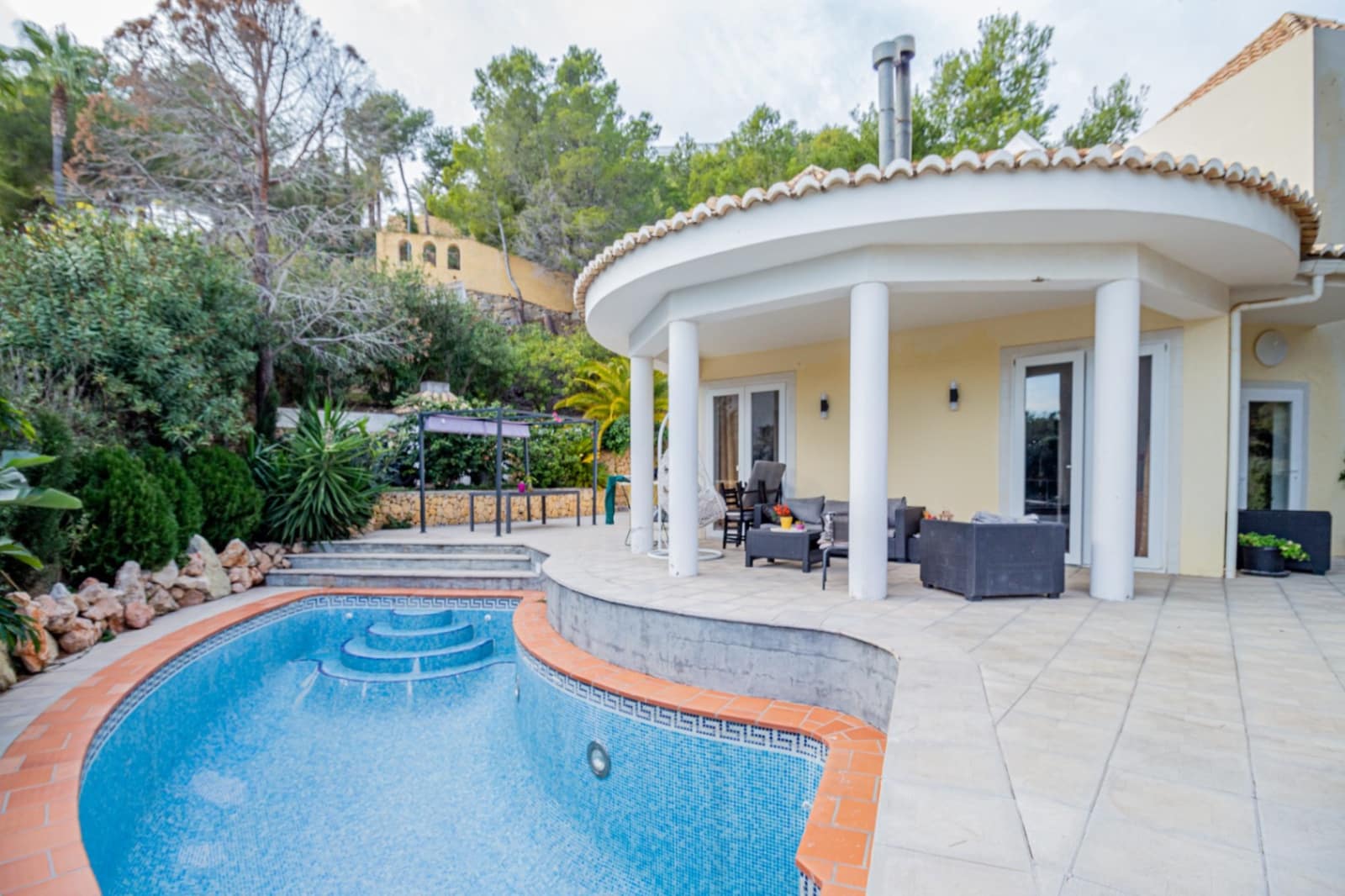 4 slaapkamer Villa te koop in Callosa d'En Sarria met zwembad garage - € 530.000 (Ref: 8824072)