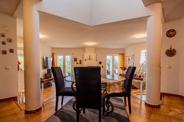 4 slaapkamer Villa te koop in Callosa d'En Sarrià met zwembad garage - € 530.000 (Ref: 8824072)