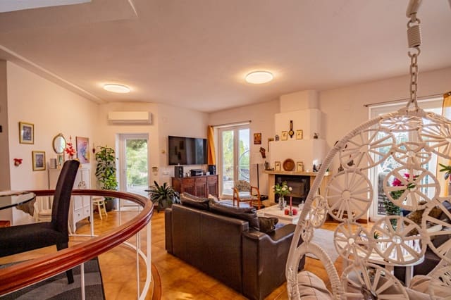 4 slaapkamer Villa te koop in Callosa d'En Sarrià met zwembad garage - € 530.000 (Ref: 8824072)