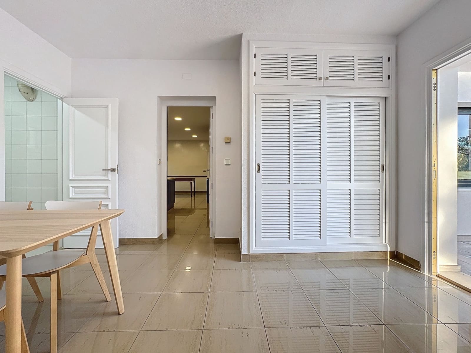 Chalet de 4 habitaciones en Alfaz del Pi / L'Alfàs del Pi en alquiler con piscina garaje - 4.500 € (Ref: 8842446)