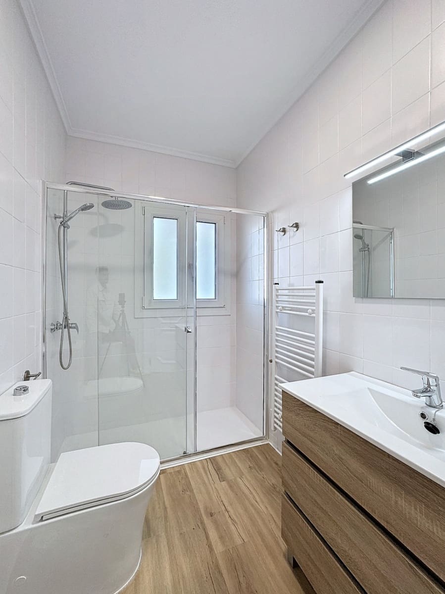 Chalet de 4 habitaciones en Alfaz del Pi / L'Alfàs del Pi en alquiler con piscina garaje - 4.500 € (Ref: 8842446)