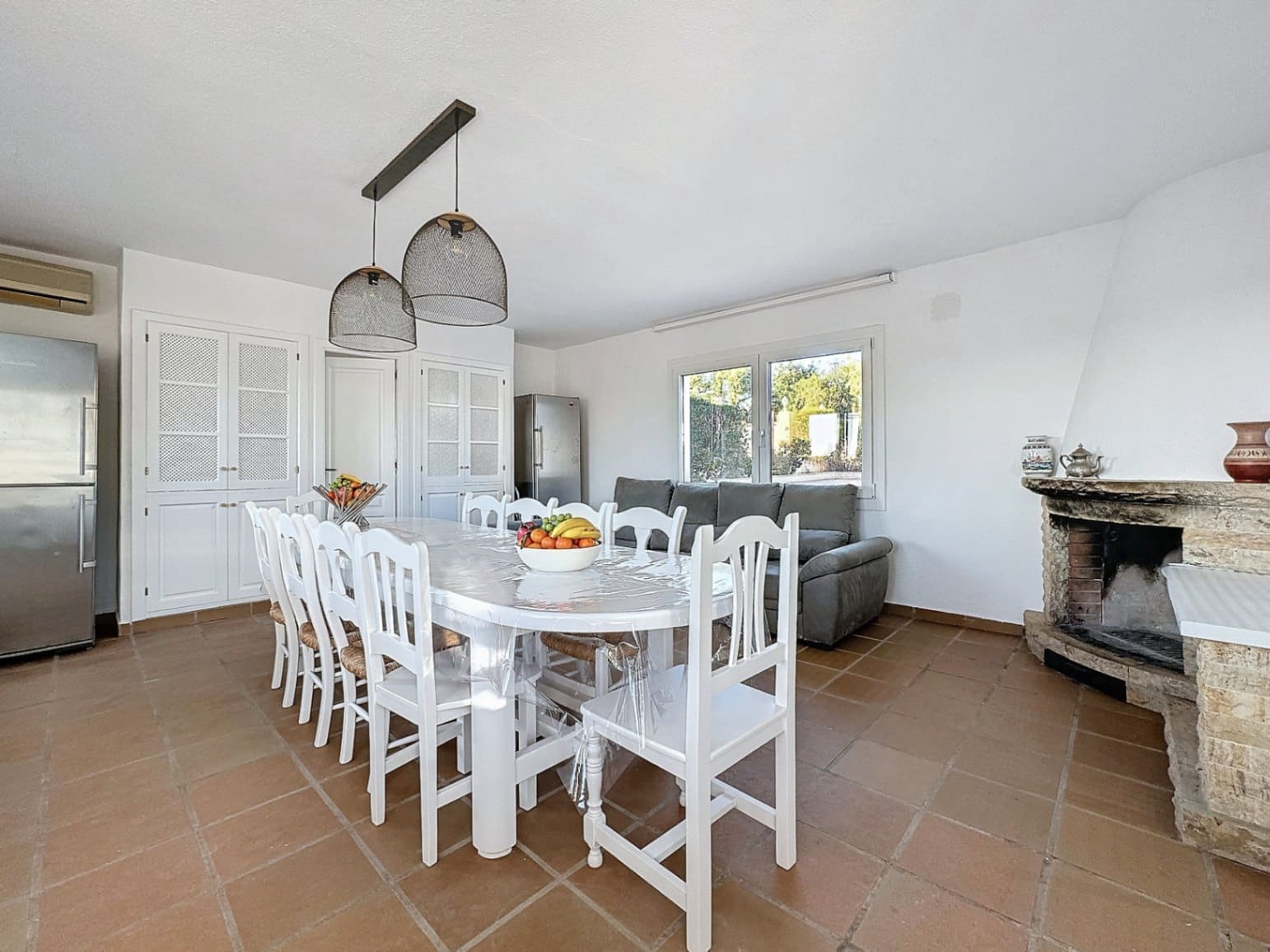 Chalet de 4 habitaciones en Alfaz del Pi / L'Alfàs del Pi en alquiler con piscina garaje - 4.500 € (Ref: 8842446)