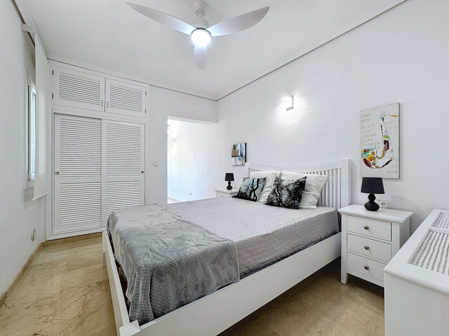 Chalet de 4 habitaciones en Alfaz del Pi / L'Alfàs del Pi en alquiler con piscina garaje - 4.500 € (Ref: 8842446)