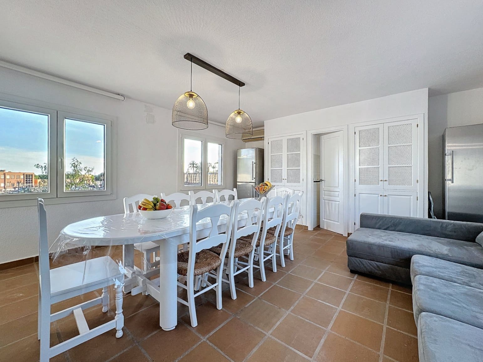 Chalet de 4 habitaciones en Alfaz del Pi / L'Alfàs del Pi en alquiler con piscina garaje - 4.500 € (Ref: 8842446)