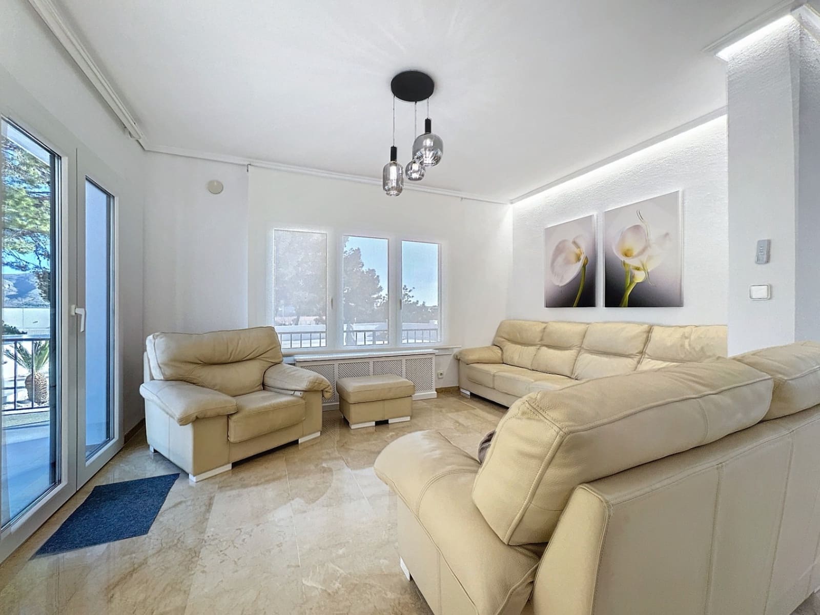 Chalet de 4 habitaciones en Alfaz del Pi / L'Alfàs del Pi en alquiler con piscina garaje - 4.500 € (Ref: 8842446)