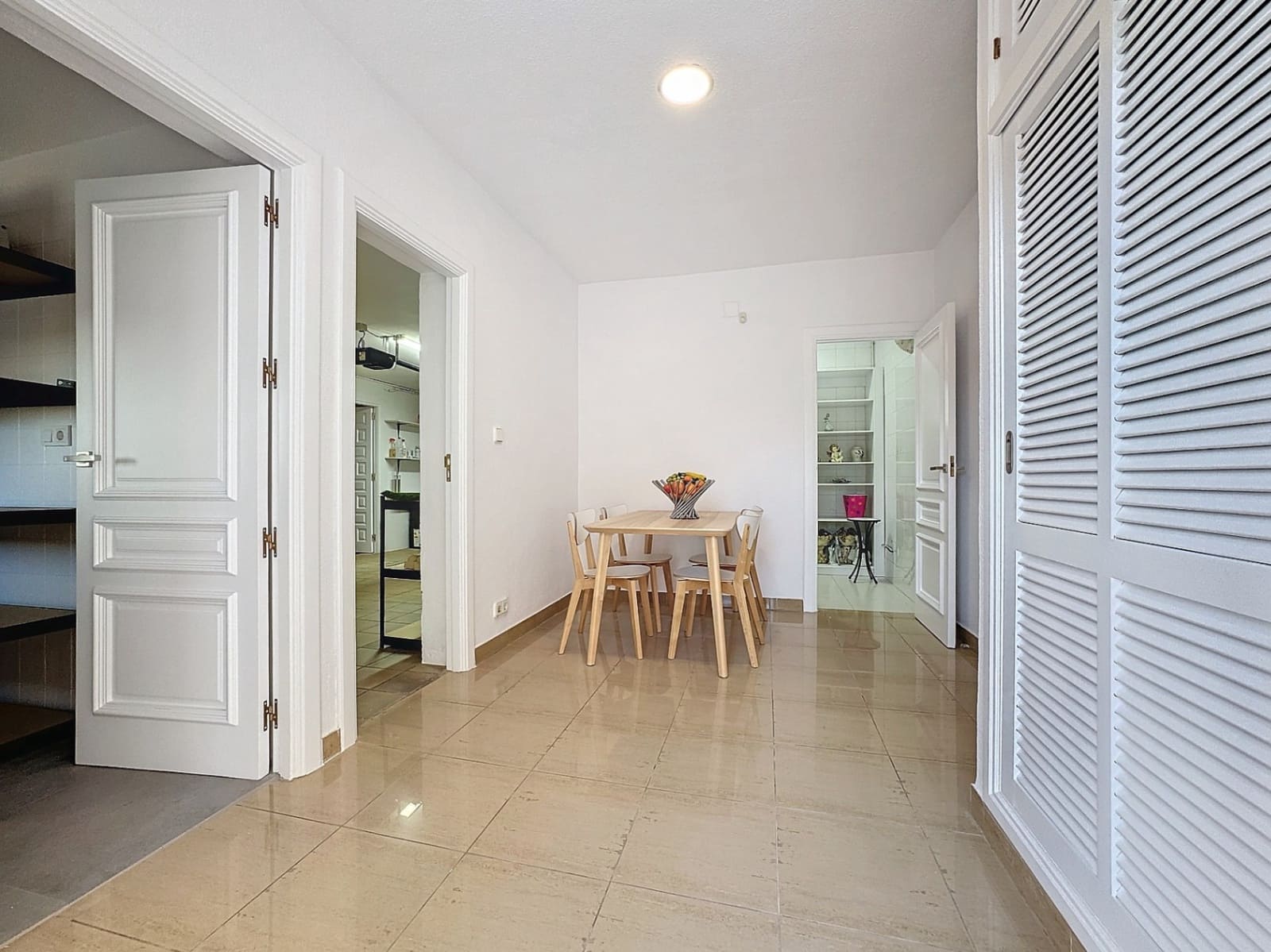 Chalet de 4 habitaciones en Alfaz del Pi / L'Alfàs del Pi en alquiler con piscina garaje - 4.500 € (Ref: 8842446)