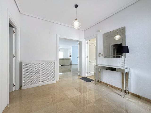 Chalet de 4 habitaciones en Pueblo - Urbanizaciones, Alfaz del Pi / L'Alfàs del Pi en alquiler con piscina garaje - 4.500 € (Ref: 8842446)