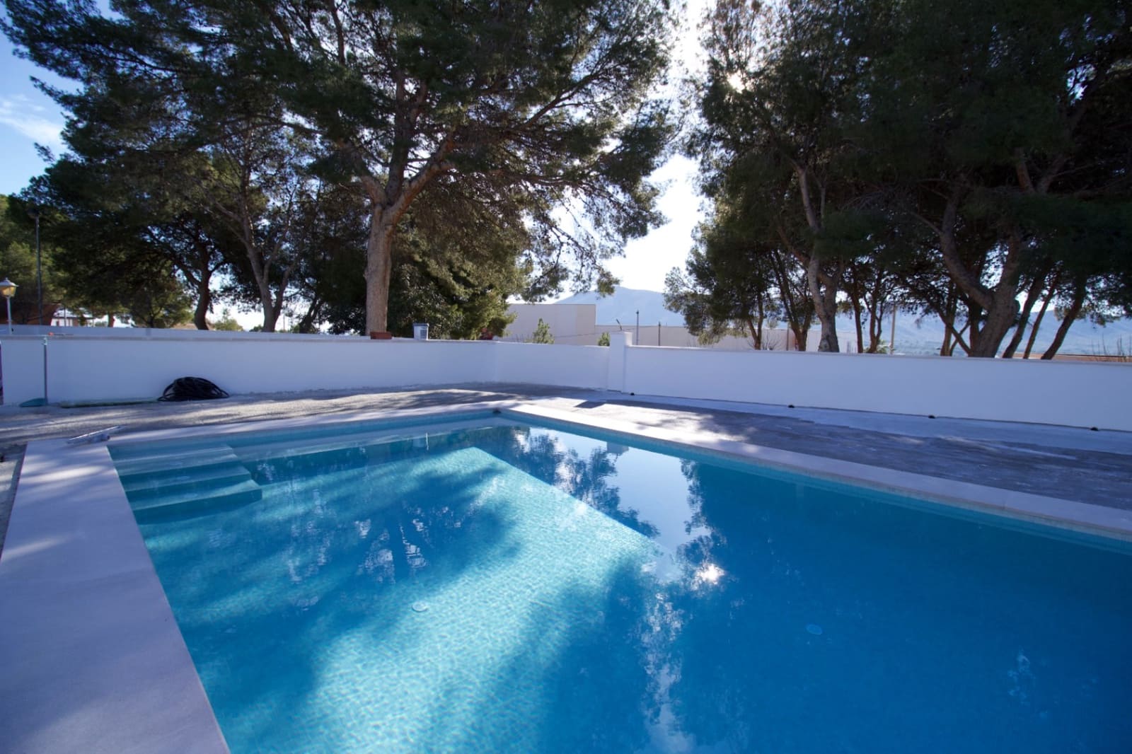 Chalet de 4 habitaciones en Alfaz del Pi / L'Alfàs del Pi en alquiler con piscina garaje - 4.500 € (Ref: 8842446)