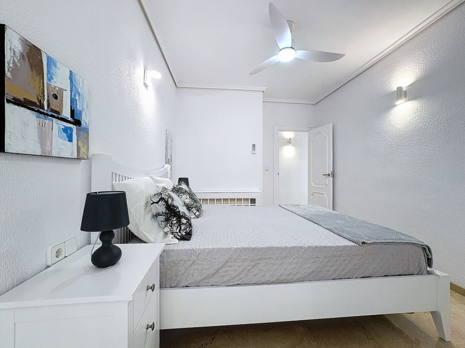 Chalet de 4 habitaciones en Alfaz del Pi / L'Alfàs del Pi en alquiler con piscina garaje - 4.500 € (Ref: 8842446)