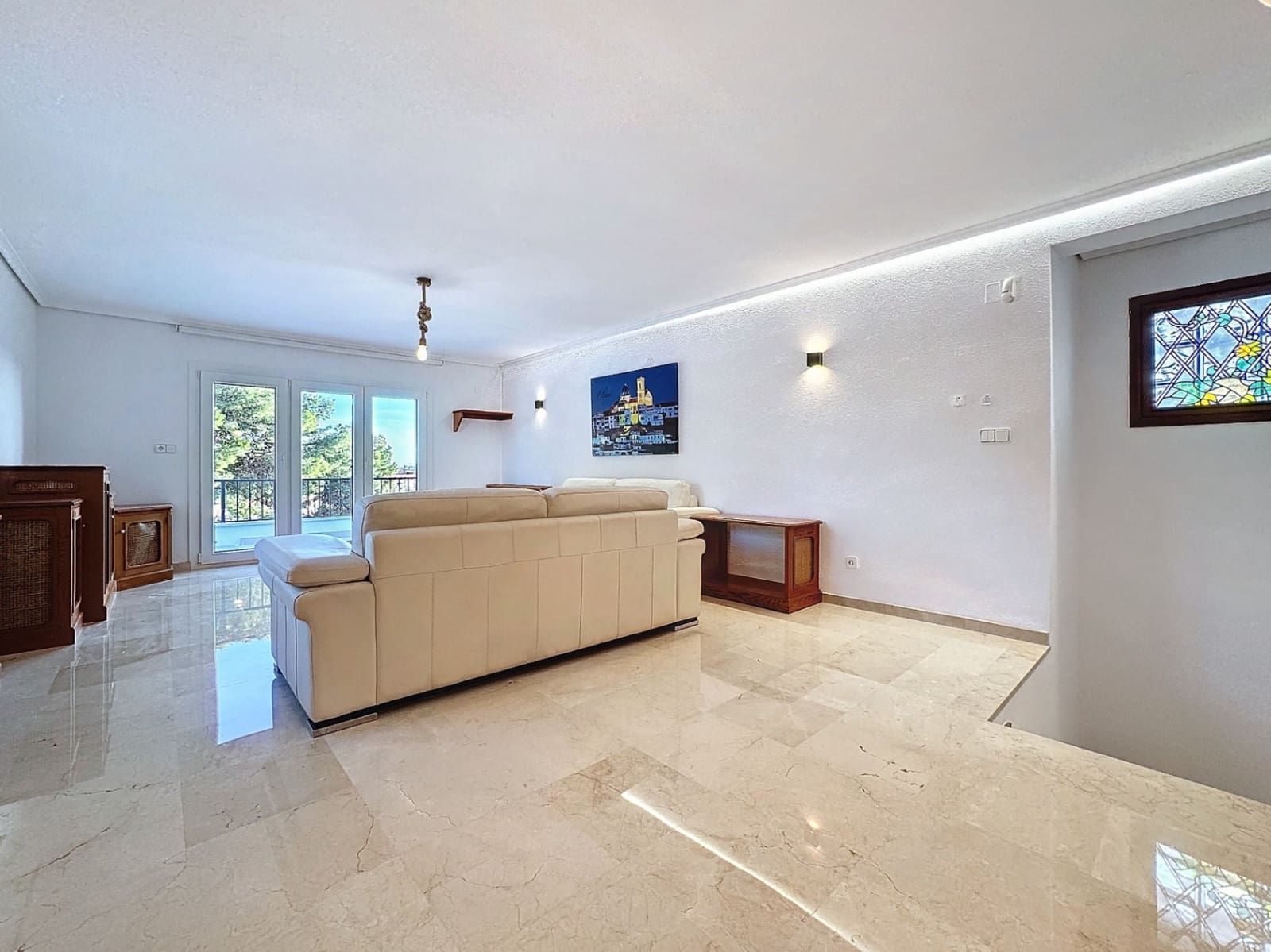 Chalet de 4 habitaciones en Alfaz del Pi / L'Alfàs del Pi en alquiler con piscina garaje - 4.500 € (Ref: 8842446)