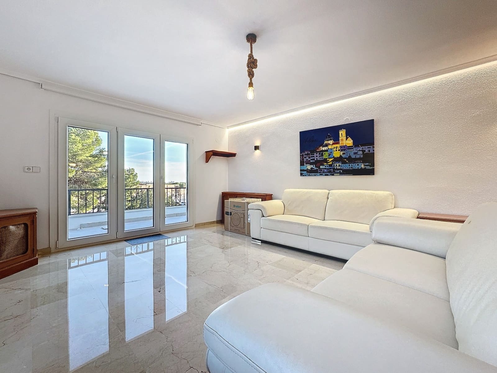 Chalet de 4 habitaciones en Alfaz del Pi / L'Alfàs del Pi en alquiler con piscina garaje - 4.500 € (Ref: 8842446)