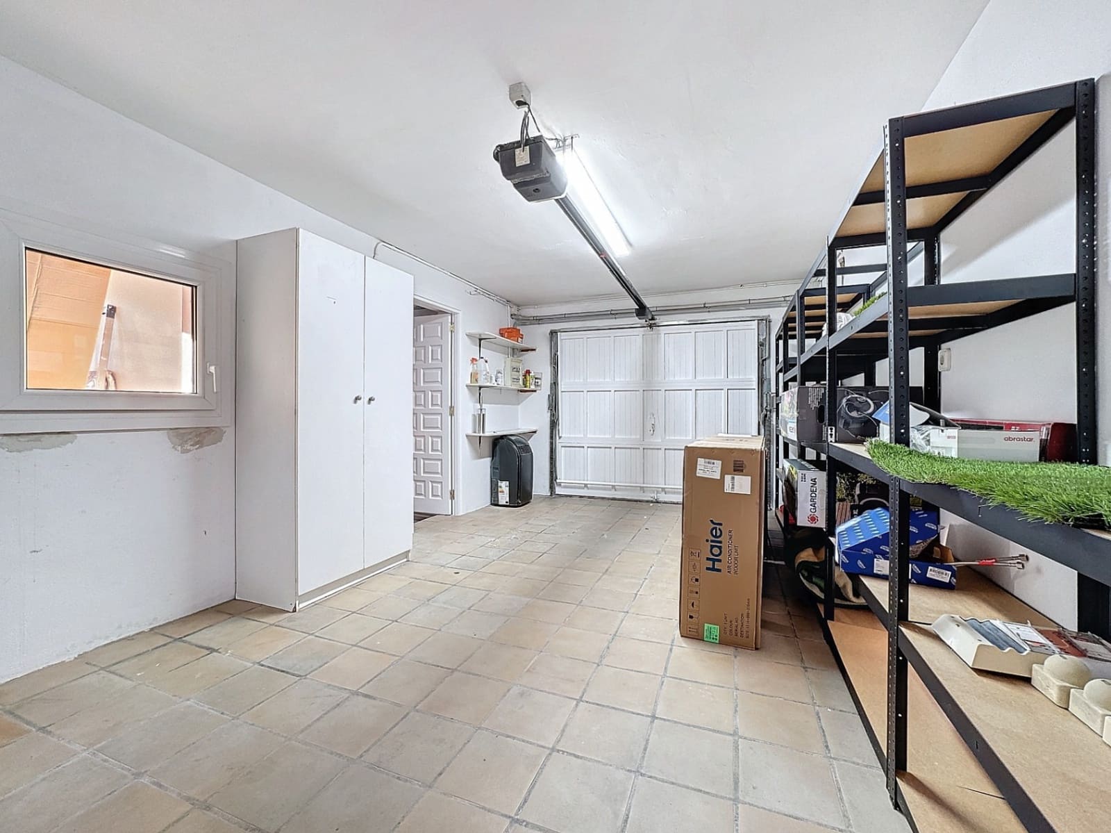 Chalet de 4 habitaciones en Alfaz del Pi / L'Alfàs del Pi en alquiler con piscina garaje - 4.500 € (Ref: 8842446)