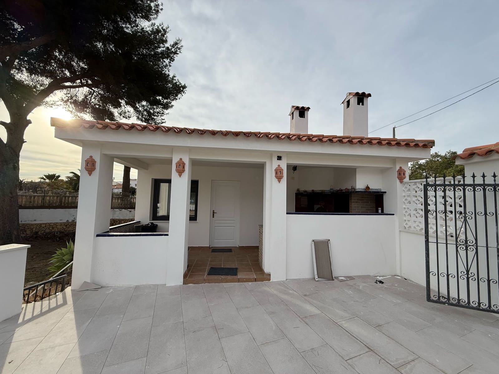 Chalet de 4 habitaciones en Alfaz del Pi / L'Alfàs del Pi en alquiler con piscina garaje - 4.500 € (Ref: 8842446)