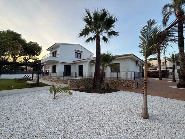 4 sypialnia Willa do wynajęcia w Pueblo - Urbanizaciones, Alfaz del Pi / L'Alfàs del Pi z basenem garażem - 4 500 € (Ref: 8842446)