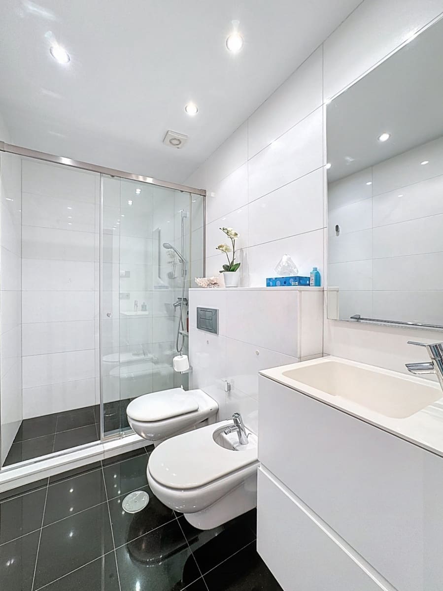 3 sypialnia Apartament na sprzedaż w Albir z basenem garażem - 740 000 € (Ref: 8901530)