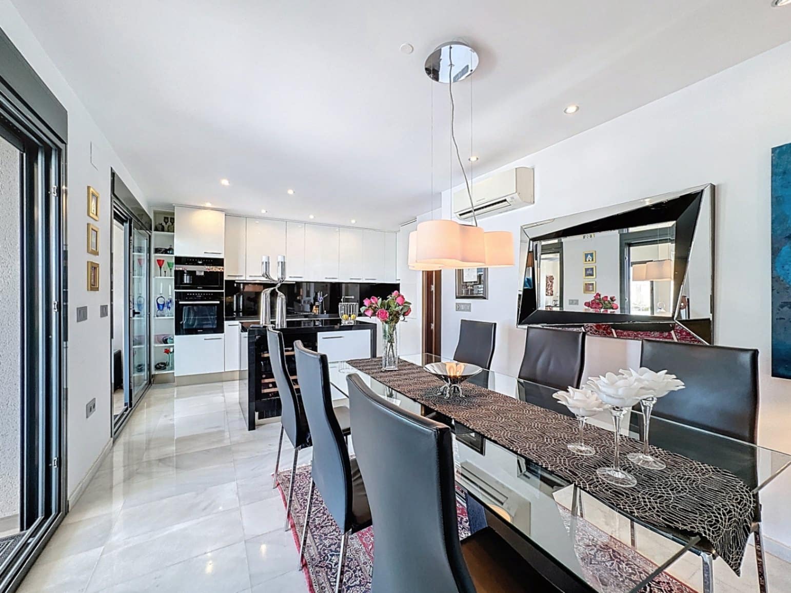 3 sypialnia Apartament na sprzedaż w Albir z basenem garażem - 740 000 € (Ref: 8901530)