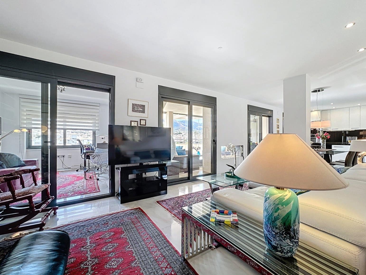 3 sypialnia Apartament na sprzedaż w Albir z basenem garażem - 740 000 € (Ref: 8901530)